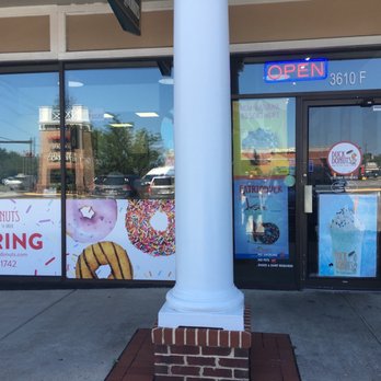 Duck Donuts - Store front - Donuts Near Me - Alexandria, Virginia