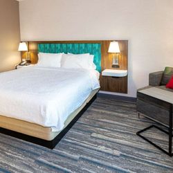 Hampton Inn Selma - Guest room
