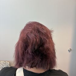Signature Hair - Look for yourself the worst haircut ever!