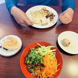 Very disappointing. Stale no spice sichuan noodles and my partners lunch special. Very disappointing. Stale no spice sichuan noodles and my partners lunch special.