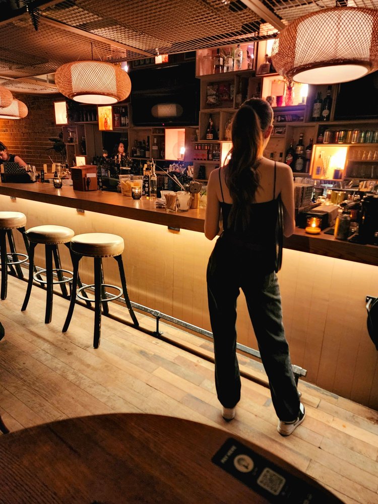 pub image