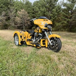 Garret's Body Shop - https://www.facebook.com/p/Garrets-Body-Shop-100064104486862/