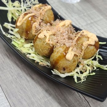 Ramen vs Pho - Takoyaki appetizer - Vietnamese Near Me - Fresno, California Ramen vs Pho - Takoyaki appetizer - Vietnamese Near Me - Fresno, California