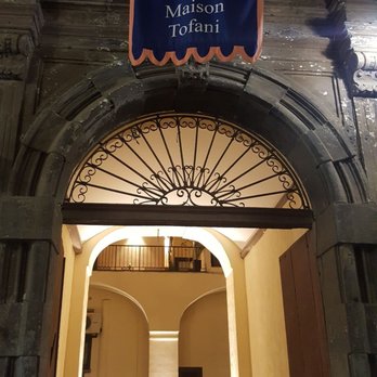 Maison Tofani - Entrance to hotel. Discreet. Location is very central. - Bed & Breakfast Near Me - Sorrento, NA