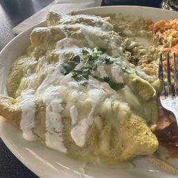 Enchiladas Verdes.   Food was served cold