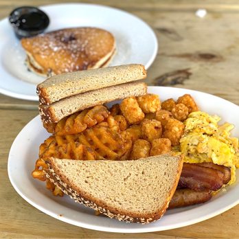 Redhead Bay Cafe - The Big Cedar - New American Near Me - Virginia Beach, Virginia