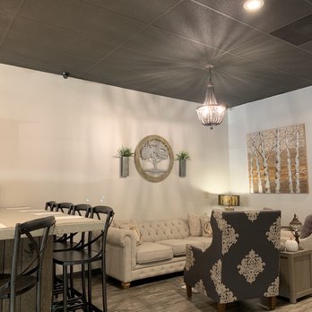 Branches Tasting Room - Great welcoming interior - Wine Bars Near Me - Chesapeake, Virginia Branches Tasting Room - Great welcoming interior - Wine Bars Near Me - Chesapeake, Virginia