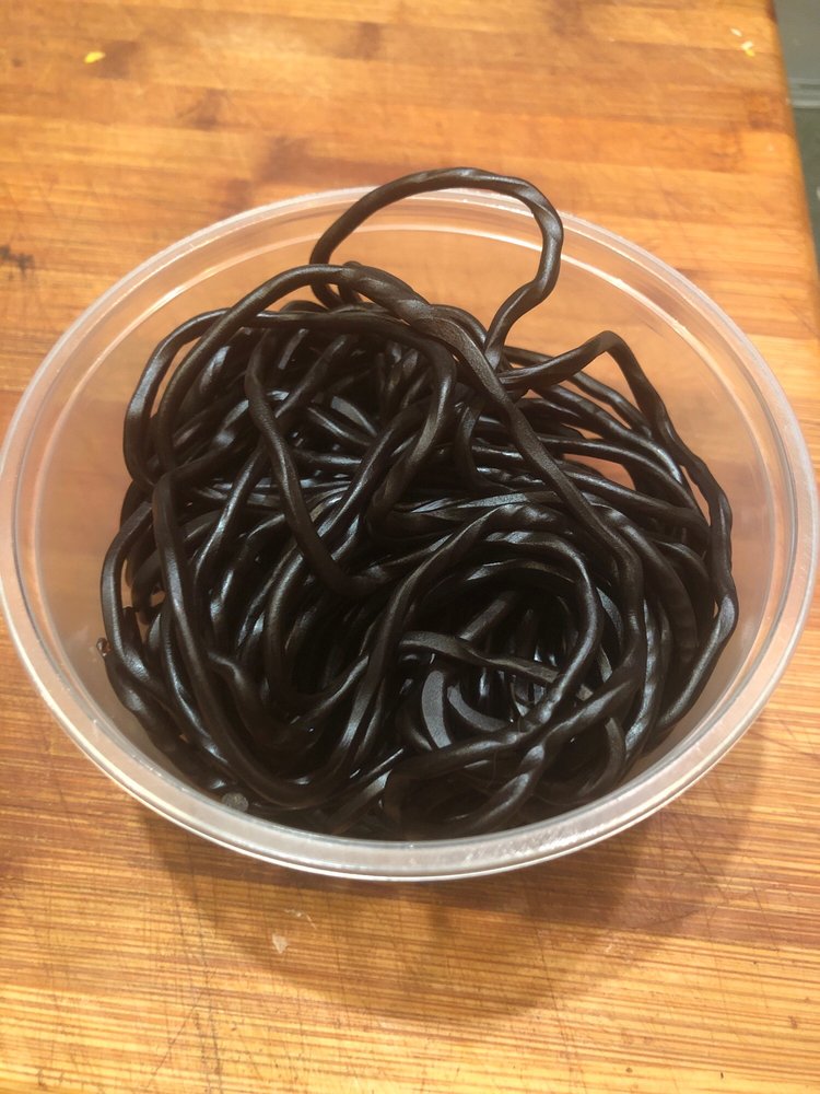 Simply Irresistible Logo