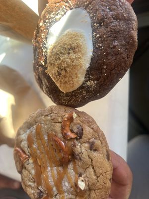 Bee J’s Cookies by null
