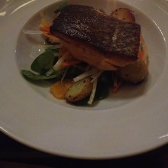Le Jardin - Yummy salmon on orange and salad bed... And I dont even like fish (usually)!!! - Salad Near Me - Lisbon, 11 Le Jardin - Yummy salmon on orange and salad bed... And I dont even like fish (usually)!!! - Salad Near Me - Lisbon, 11