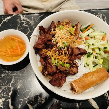 Viet'S Phoody - Vermicelli with fried roll and grill pork - Vietnamese Near Me - Renton, Washington Viet'S Phoody - Vermicelli with fried roll and grill pork - Vietnamese Near Me - Renton, Washington