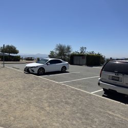 Lakeview Trail - Parking at top