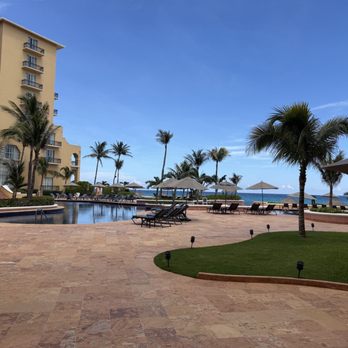 Kempinski Hotel Cancún - Pool area - Hotels Near Me - Cancun, ROO