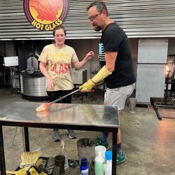 Hostess City Hot Glass - Brandon Allan rolling his Tiffany Blue bowl out.