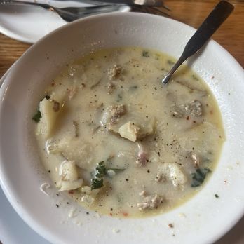 Olive Garden Italian Restaurant - Zuppa Toscana - Italian Near Me - Menifee, California