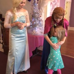 Castle Rock Party Center - Saying thank you to Anna and Elsa