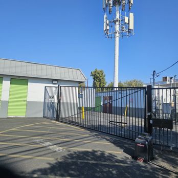 Extra Space Storage - Self Storage Near Me - Glendale, California