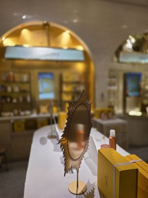 86Champs - L'Occitane x Pierre Hermé by null