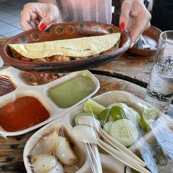 Las Guacamayas - Chicken quesadilla - Mexican Near Me - Cabo San Lucas, BCS Las Guacamayas - Chicken quesadilla - Mexican Near Me - Cabo San Lucas, BCS