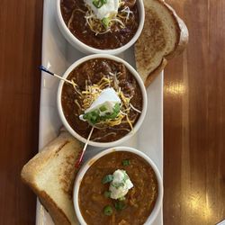 The Loon Cafe - Chili sampler