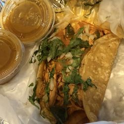 Tacos de guisado de pollo