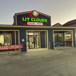 Lit Clouds Smoke Shop