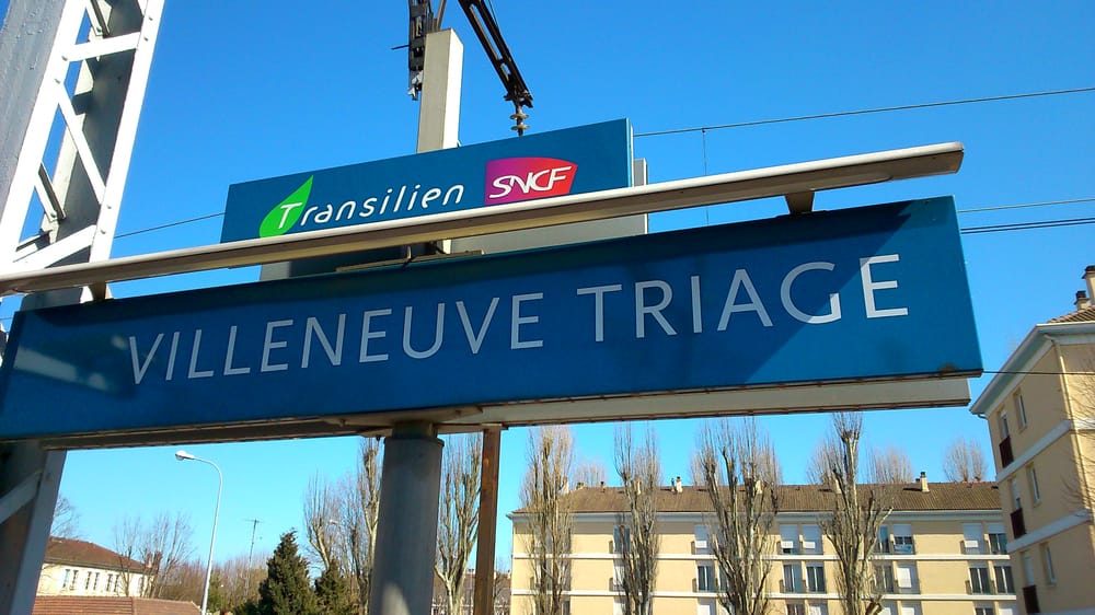 GARE DE VILLENEUVETRIAGE Ave de Choisy, ValdeMarne, France GARE DE VILLENEUVETRIAGE Ave de Choisy, ValdeMarne, France