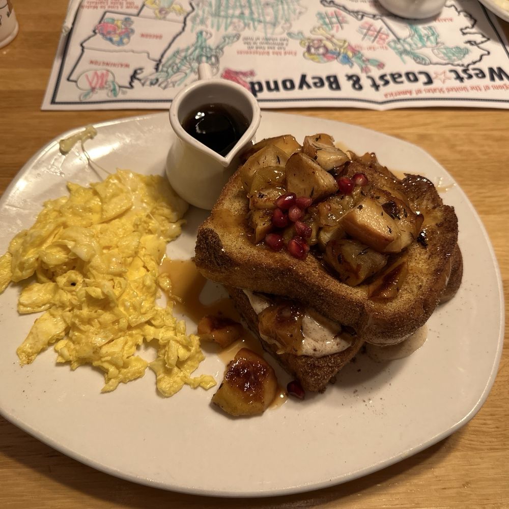 Silver Diner - Apple pie French Toast - Diners Near Me - Lanham, Maryland Silver Diner - Apple pie French Toast - Diners Near Me - Lanham, Maryland
