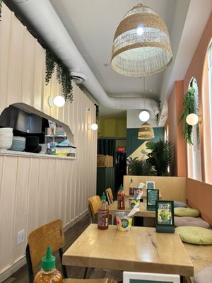 Le Petit Sao (Vieux Montréal) by null