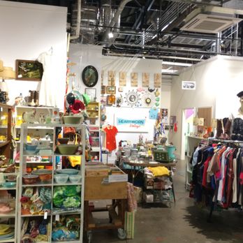 Heartworn Vintage - Used, Vintage & Consignment Near Me - Harrisonburg, Virginia Heartworn Vintage - Used, Vintage & Consignment Near Me - Harrisonburg, Virginia