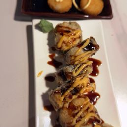 Fried scallops and crunchy shrimp roll Fried scallops and crunchy shrimp roll