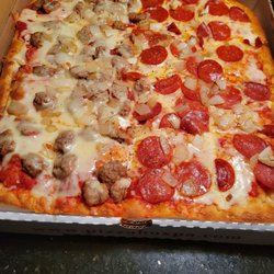 Pizza Box - 18" Square Sicilian half Sausage & half Pepperoni Pizza with onions