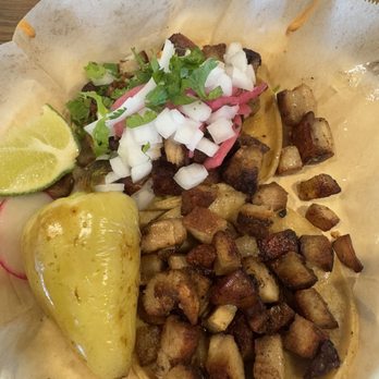 Tacos Los Cholos - Mexican Near Me - Huntington Park, California