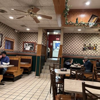 Leonoro's Restaurant - Interior - Italian Near Me - Charleston, West Virginia Leonoro's Restaurant - Interior - Italian Near Me - Charleston, West Virginia