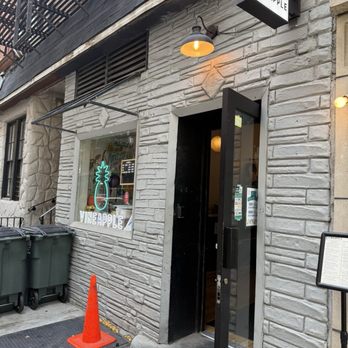 Vineapple - Italian Near Me - Brooklyn, New York