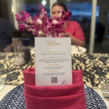 Private Chef Wendy Galeana - Wendy created perfect ambience with linens, flowers and candles! - Personal Chefs Near Me Private Chef Wendy Galeana - Wendy created perfect ambience with linens, flowers and candles! - Personal Chefs Near Me