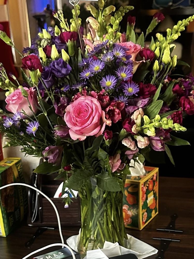 GATEWAY FLORIST Updated October 2024 15 Photos 811 N Gateway Ave