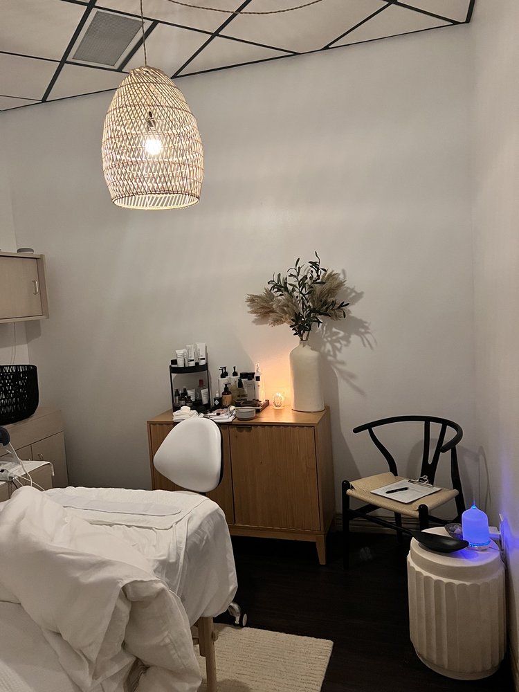 Arrow Esthetics Logo