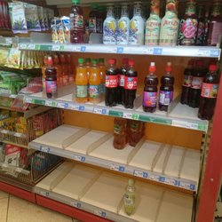 Rossmann - Gähnende Leere im Wasserregal
