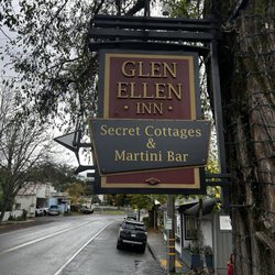 Glen Ellen Inn - Sign from the Main Street