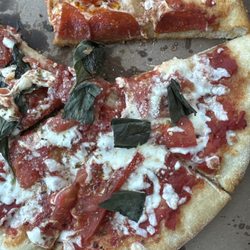 Nino's Pizza