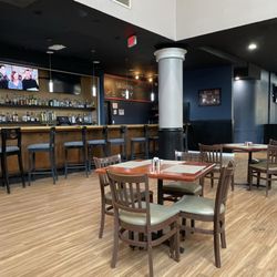 FINS Kitchen & Bar - Bar