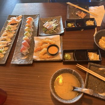 ITs SUSHI Spring Mountain - We got the rainbow roll, seared tuna - Japanese Near Me - Las Vegas, Nevada
