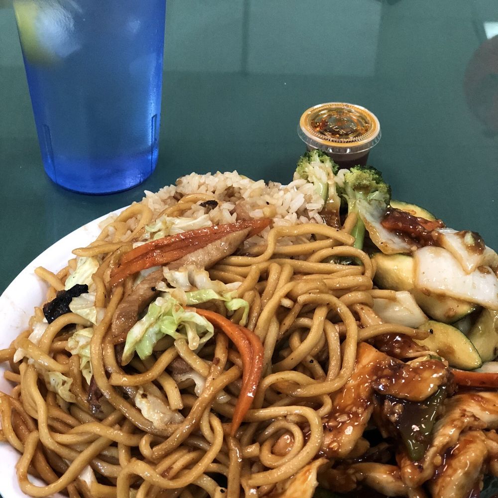 Lunch Menu Chicken with Garlic Sauce Lunch Menu Chicken with Garlic Sauce