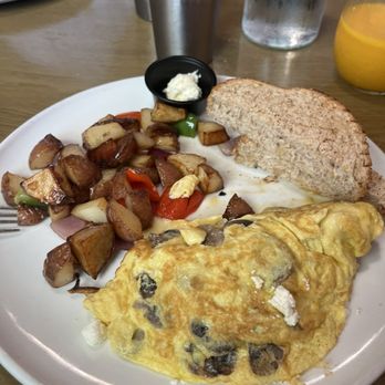 Sunny Side Solana - Herb and goat cheese omelette not good - Breakfast & Brunch Near Me - Solana Beach, California Sunny Side Solana - Herb and goat cheese omelette not good - Breakfast & Brunch Near Me - Solana Beach, California