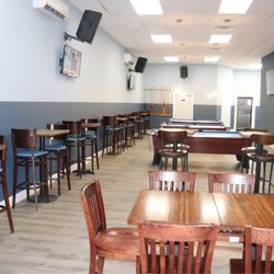 The Rock Billiards - High bar tables