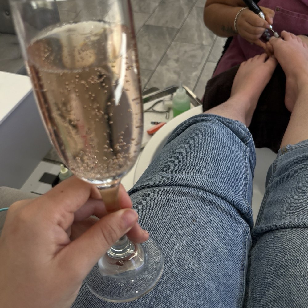 Glitter Nail Salon - Nail Salons Near Me - Oak Park, Illinois Glitter Nail Salon - Nail Salons Near Me - Oak Park, Illinois
