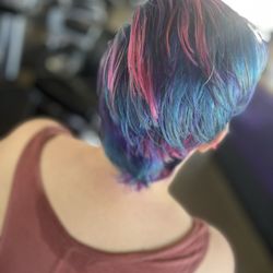 Floyd's 99 Barbershop