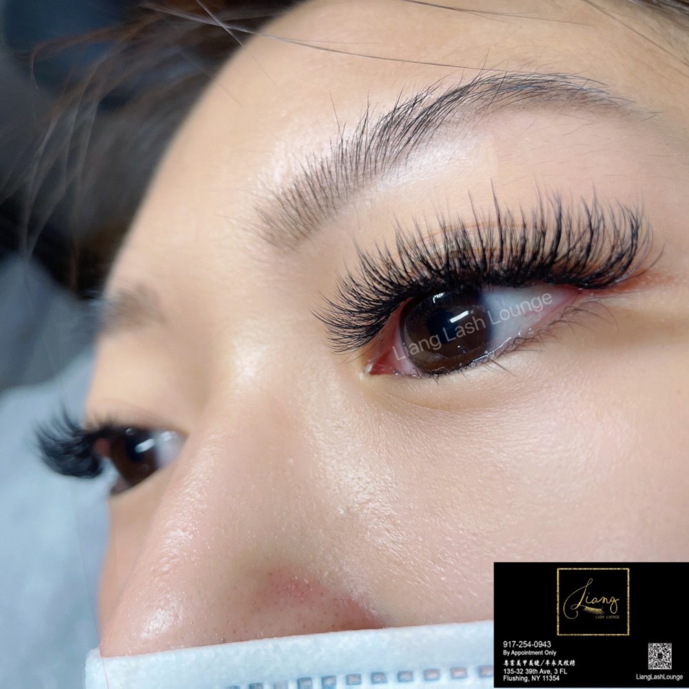 Liang Lash Lounge Eyelash Extension Logo