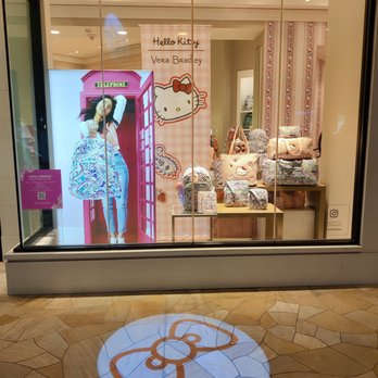 Vera Bradley - Hello Kitty's bow on the ground! - Accessories Near Me - Honolulu, Hawaii
